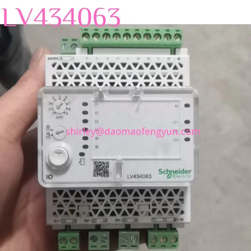 Used LV434063 NS630b - NS1600b I/O module 
Used LV434063 NS630b - NS1600b I/O module