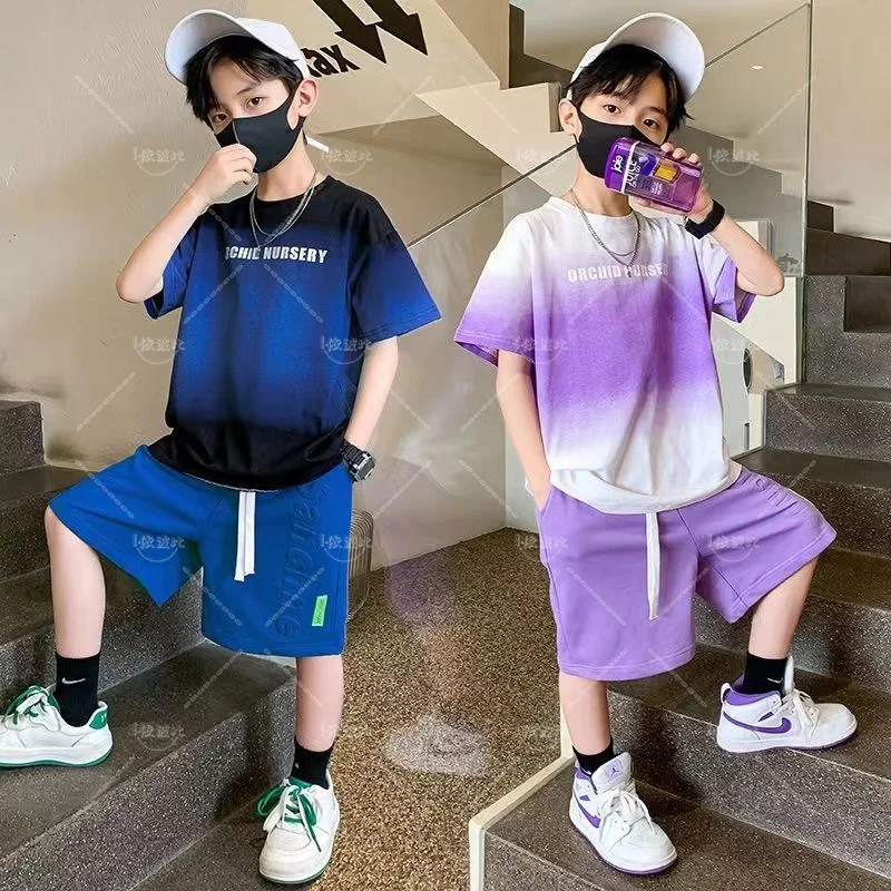 Children's summer suit with downgraded letters on T-shirts and shorts youth short sleeved sportswear
Children's summer suit with downgraded letters on T-shirts and shorts youth short sleeved sportswear