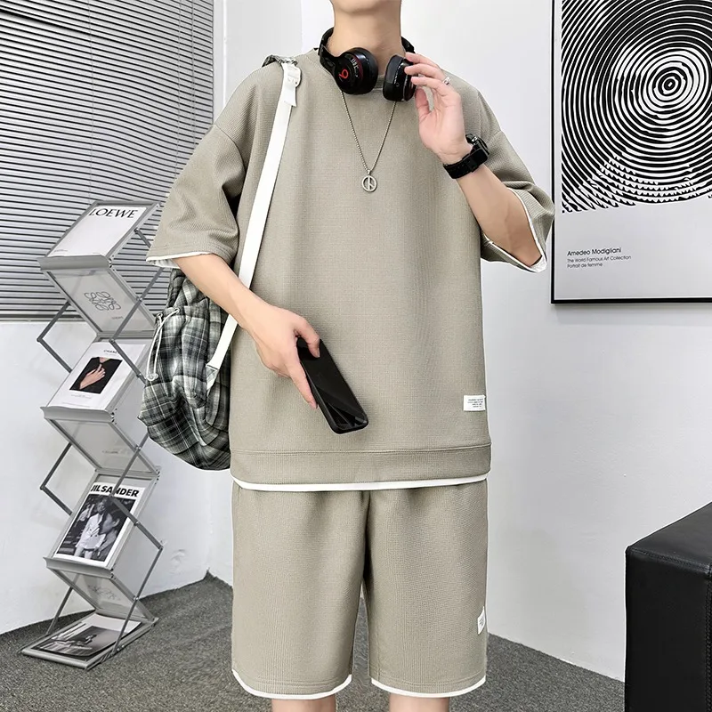 Men Summer Waffle Fabric Fake Two Piece T-shirt Shorts Loose Minimalist Casual Two Piece Outfit
Men Summer Waffle Fabric Fake Two Piece T-shirt Shorts Loose Minimalist Casual Two Piece Outfit