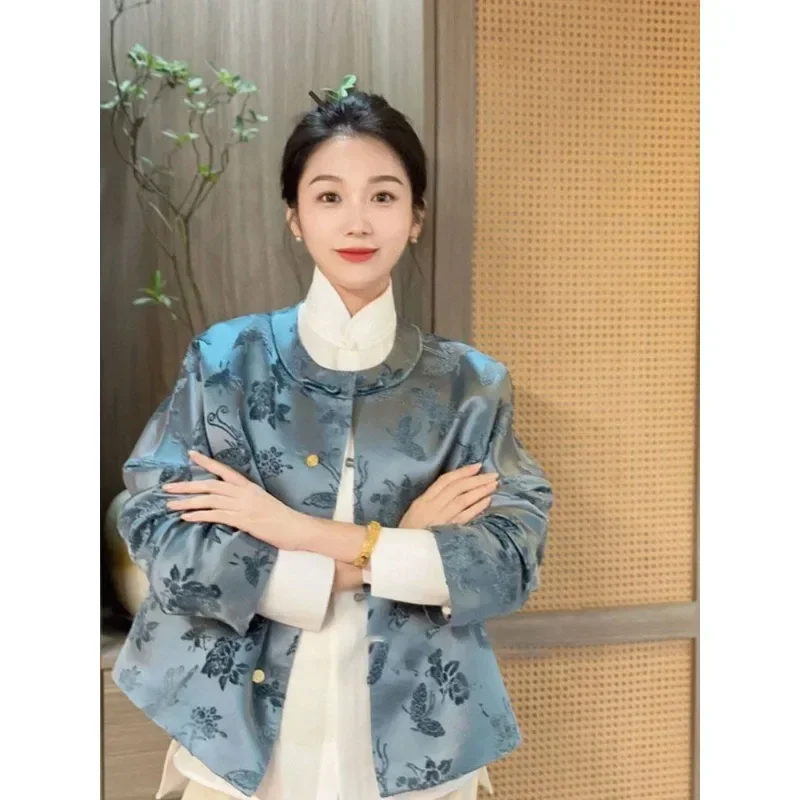 Autumn Traditional Chinese Blue Satin Floral Embroidered Long Sleeved Tang Suit Jacket Top for Women 2024 Elegant Casual Blouse
Autumn Traditional Chinese Blue Satin Floral Embroidered Long Sleeved Tang Suit Jacket Top for Women 2024 Elegant Casual Blouse