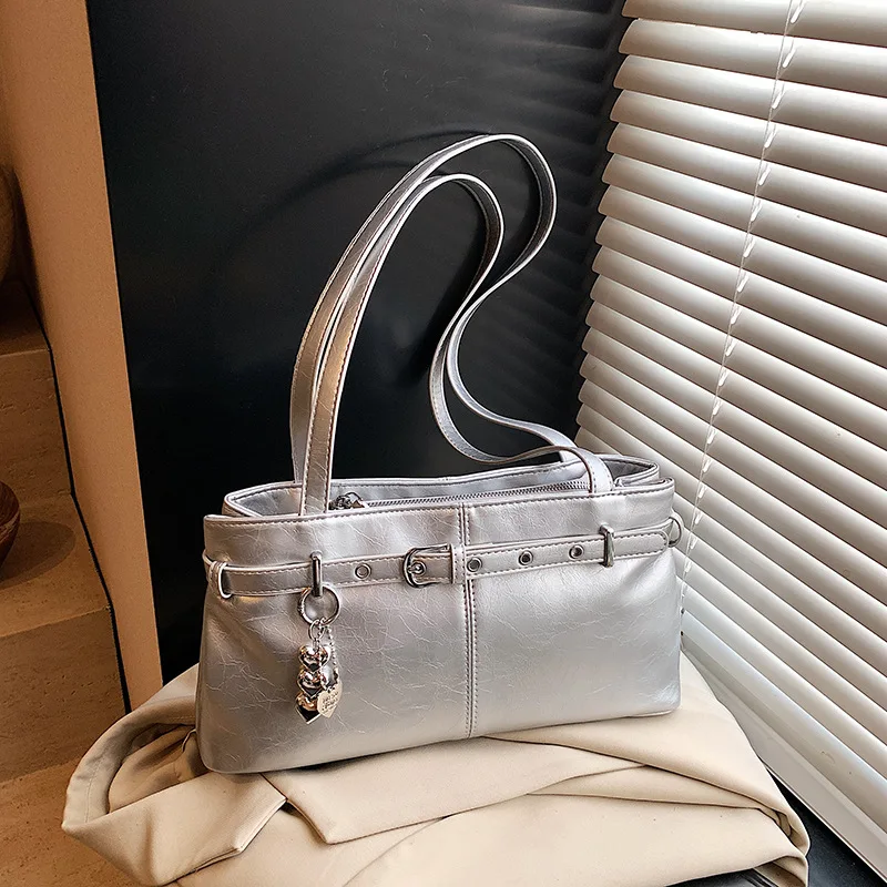 2025 Belt Buckle Baguette Bag Stylish Underarm Shoulder Purse for Women Fashionable Niche Crossbody Bag Casual Versatile Handbag
2025 Belt Buckle Baguette Bag Stylish Underarm Shoulder Purse for Women Fashionable Niche Crossbody Bag Casual Versatile Handbag