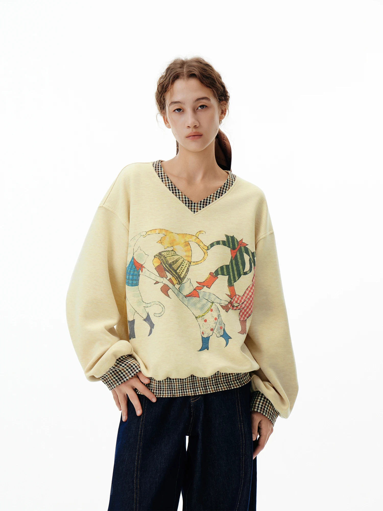 Outthe Blue Dancing "Autumn American Retro Plaid Patchwork V-neck Sweatshirt Loose Fit Long Sleeve Commute Style
Outthe Blue Dancing "Autumn American Retro Plaid Patchwork V-neck Sweatshirt Loose Fit Long Sleeve Commute Style