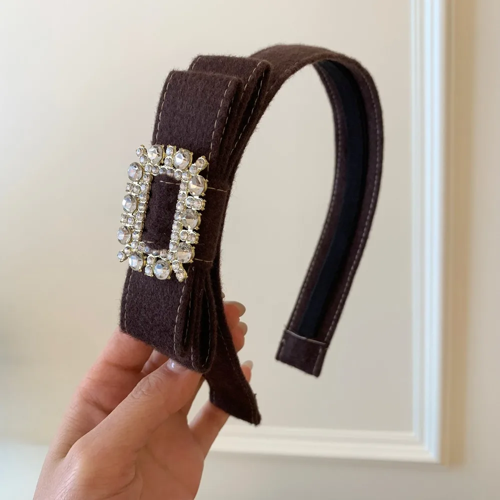 Korean Style Rhinestone Bow Headband Non-Slip Vintage Wide Edge Hairband Hair Accessory Headwear Flocking Hair Hoop Wash Face
Korean Style Rhinestone Bow Headband Non-Slip Vintage Wide Edge Hairband Hair Accessory Headwear Flocking Hair Hoop Wash Face