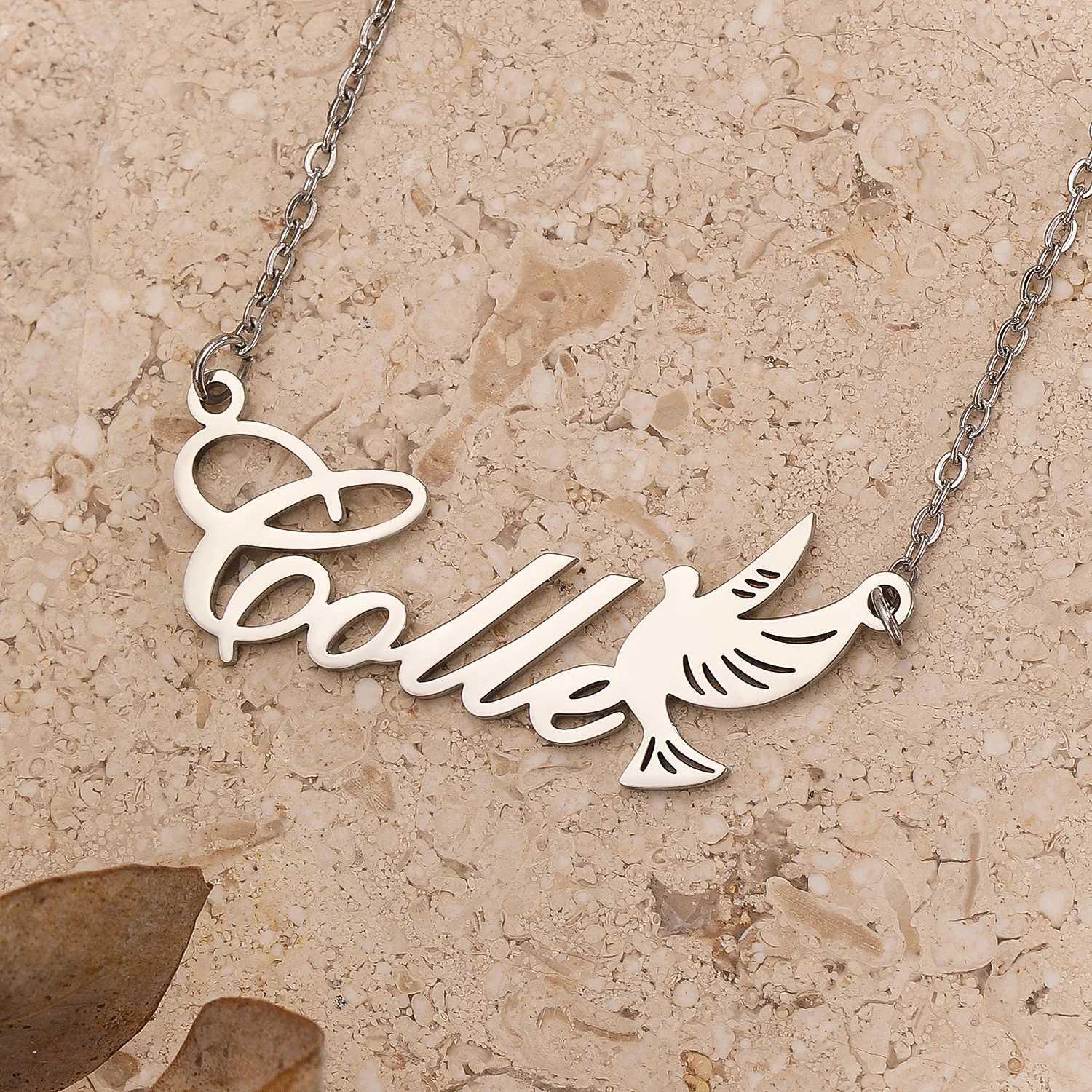 1pc Customized Name English Letter Pendant Necklace Adjustable Little Bird Animal Neck Chain Jewelry Decoration (English Only)
1pc Customized Name English Letter Pendant Necklace Adjustable Little Bird Animal Neck Chain Jewelry Decoration (English Only)