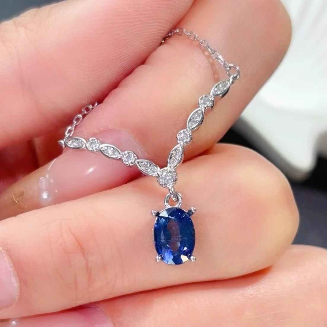 925 Silver Sapphire Jewelry 6mm*8mm 1ct Natural Sapphire Pendant with Certificate 18k Gold Plated Gemstone Jewelry
925 Silver Sapphire Jewelry 6mm*8mm 1ct Natural Sapphire Pendant with Certificate 18k Gold Plated Gemstone Jewelry