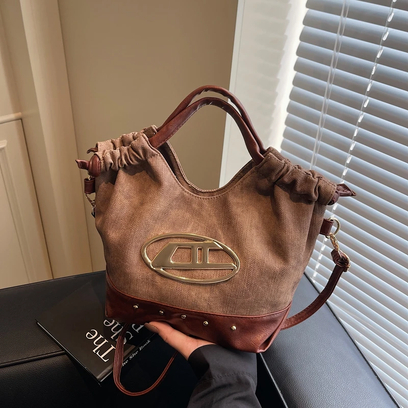 Deerskin Hobo Large Capacity Underarm Single Shoulder Bag for Women, Unique Design for Commuting
Deerskin Hobo Large Capacity Underarm Single Shoulder Bag for Women, Unique Design for Commuting