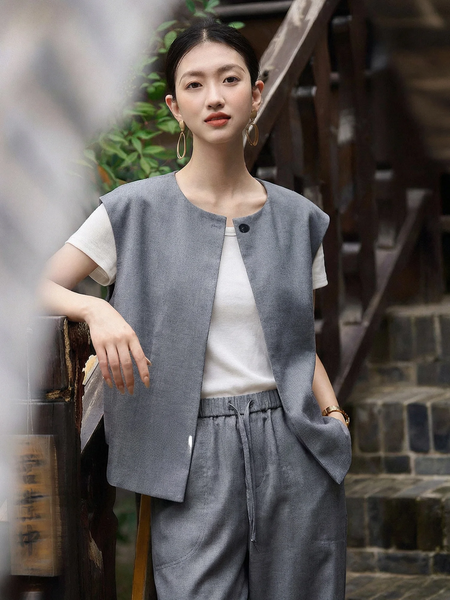 Chivirin Women's Cotton Blend Vest Spring 2026 round Ne Single Button Svel Versatile ort Top Commute Sle
Chivirin Women's Cotton Blend Vest Spring 2026 round Ne Single Button Svel Versatile ort Top Commute Sle
