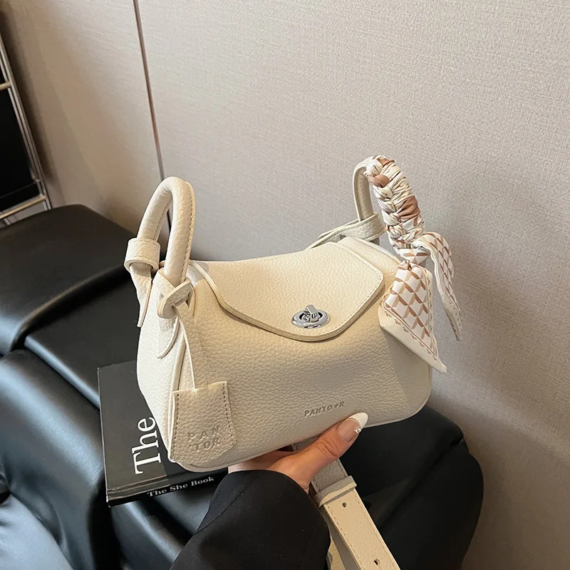 Niche design axillary shoulder bag women's 2026 new casual high-end pillow bag fashion hand bag messenger bag
Niche design axillary shoulder bag women's 2026 new casual high-end pillow bag fashion hand bag messenger bag