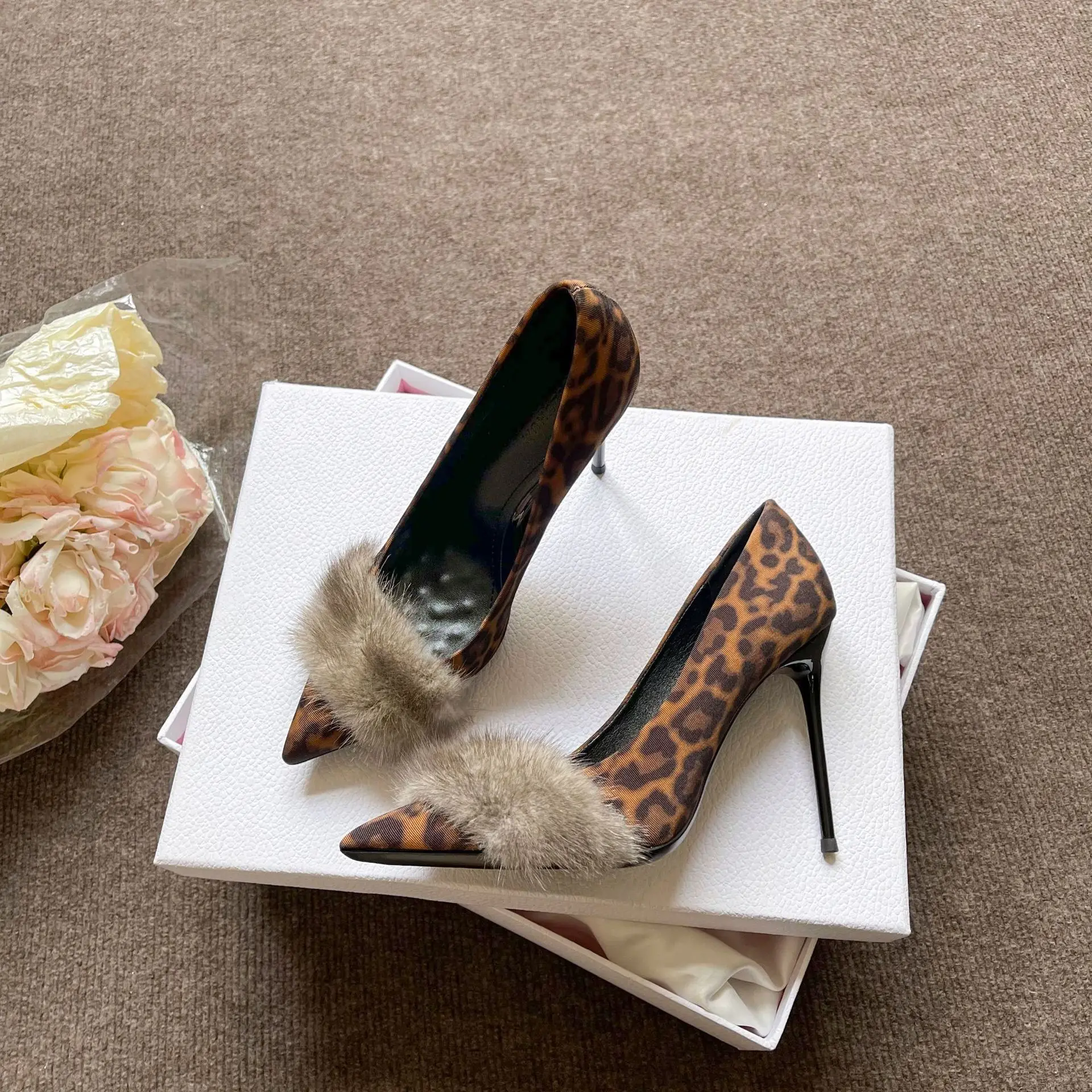 Pointed High Heel Women's shoes Thin Heel Slip-On Shoes Shallow Mouth Mink Hair Women's High Heels Pumps
Pointed High Heel Women's shoes Thin Heel Slip-On Shoes Shallow Mouth Mink Hair Women's High Heels Pumps