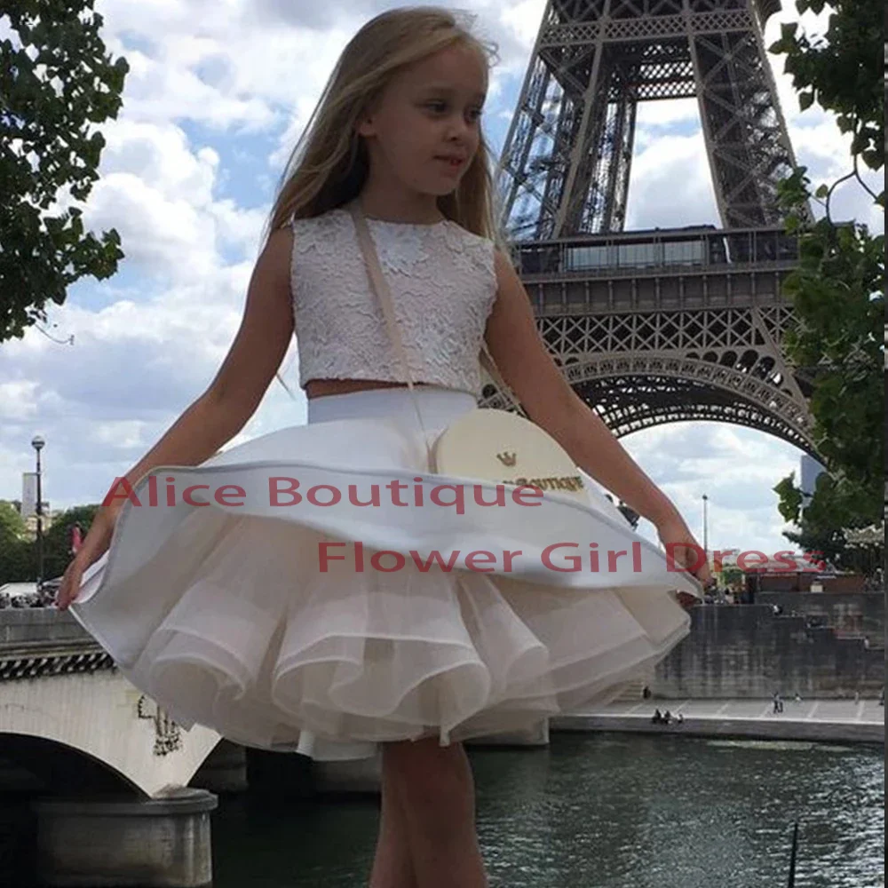 Flower Girl Dress Two Pieces Lace Appliques O-Neck Sleeveless A-Line Puff Ruffles Dress For Kids First Communion Birthday Gowns
Flower Girl Dress Two Pieces Lace Appliques O-Neck Sleeveless A-Line Puff Ruffles Dress For Kids First Communion Birthday Gowns