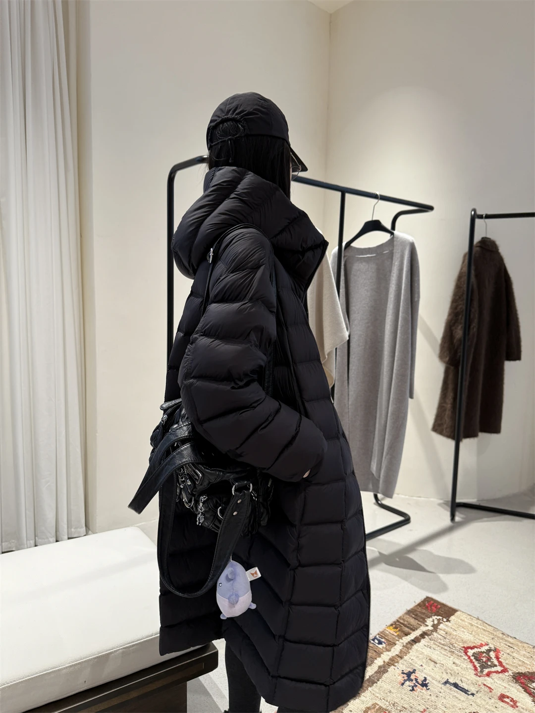 INE 48 Exchange Cold Resistant 90 White Goose down Hooded Long Coat Warmth Ultra Thi Zipper Closure Women's Puffer Jaet
INE 48 Exchange Cold Resistant 90 White Goose down Hooded Long Coat Warmth Ultra Thi Zipper Closure Women's Puffer Jaet