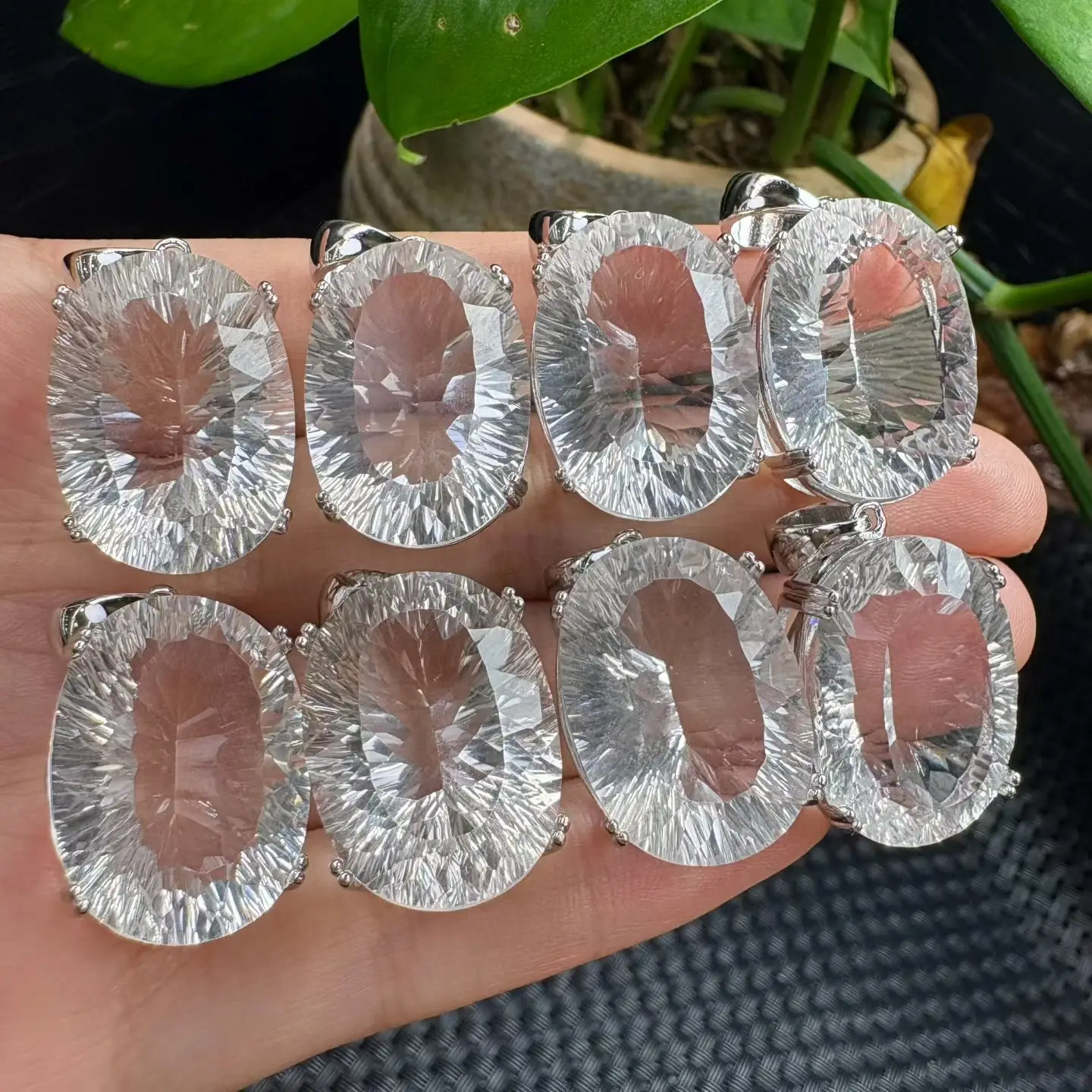 1 Pc Fengbaowu Natural Rock Quartz Pendant 24MM Faceted Oval 925 Sterling Silver Reiki Healing Stone Jewelry Gift For Women Men
1 Pc Fengbaowu Natural Rock Quartz Pendant 24MM Faceted Oval 925 Sterling Silver Reiki Healing Stone Jewelry Gift For Women Men