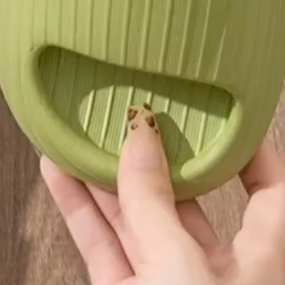 Новые износостойкие повседневные домашние тапочки, противоскользящие тапочки на воздушной подушке, женские сандалии Eva
Новые износостойкие повседневные домашние тапочки, противоскользящие тапочки на воздушной подушке, женские сандалии Eva