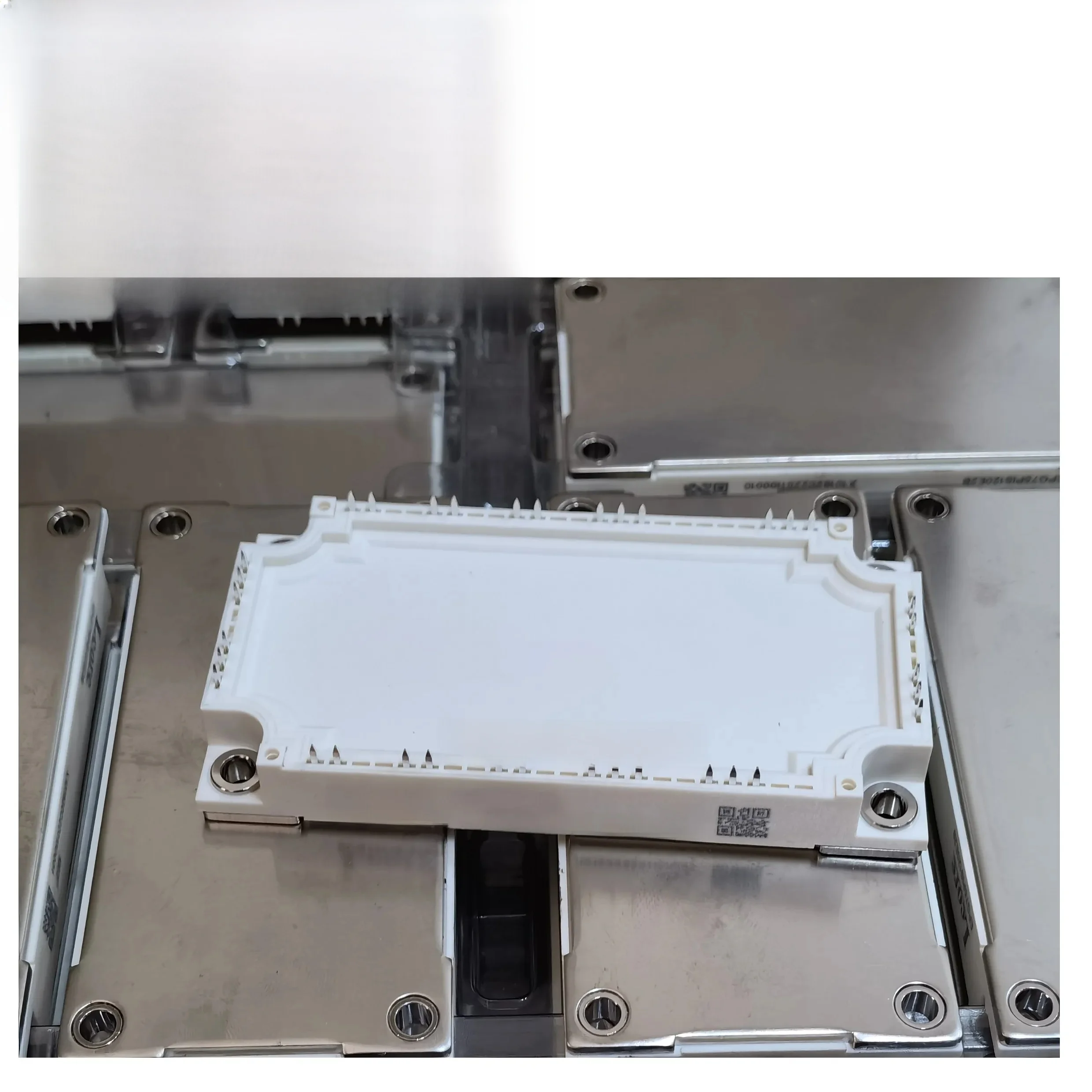 EPG75PIS120E2B EPG100PIS120E2B EPG50PIS120E2B EPG150PIS120E2D НОВЫЙ ОРИГИНАЛЬНЫЙ МОДУЛЬ
EPG75PIS120E2B EPG100PIS120E2B EPG50PIS120E2B EPG150PIS120E2D НОВЫЙ ОРИГИНАЛЬНЫЙ МОДУЛЬ