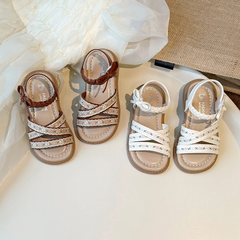Girls Sandals Weave Sweet Bows Embroidery Kids Beach Shoes Non-slip Soft Sole 2025 New Girls Princess Shoes for Summer Ins Trend
Girls Sandals Weave Sweet Bows Embroidery Kids Beach Shoes Non-slip Soft Sole 2025 New Girls Princess Shoes for Summer Ins Trend