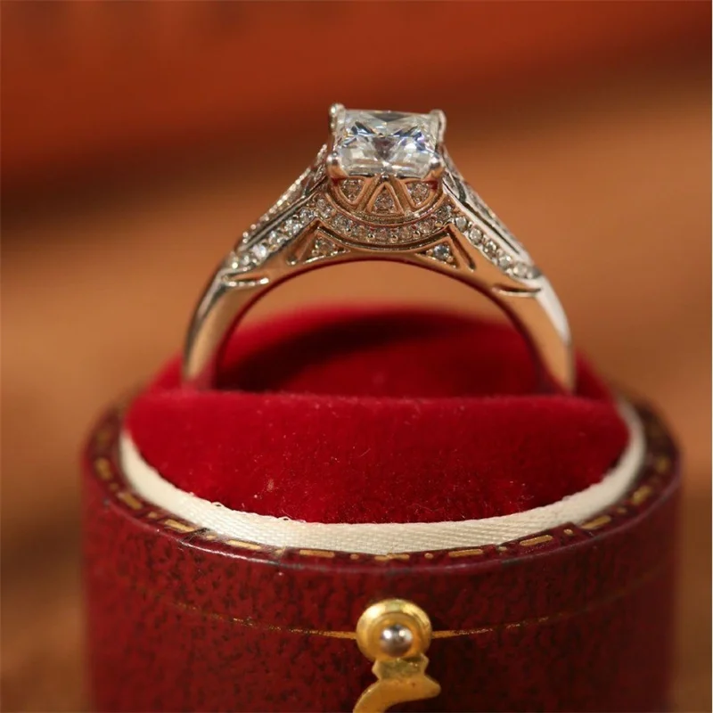 ZFSILVER модное серебро 925 пробы, классическое модное квадратное кольцо с белым муассанитом для женщин, очаровательное ювелирное изделие для свадебной вечеринки, подарок WY # 178
ZFSILVER модное серебро 925 пробы, классическое модное квадратное кольцо с белым муассанитом для женщин, очаровательное ювелирное изделие для свадебной вечеринки, подарок WY # 178