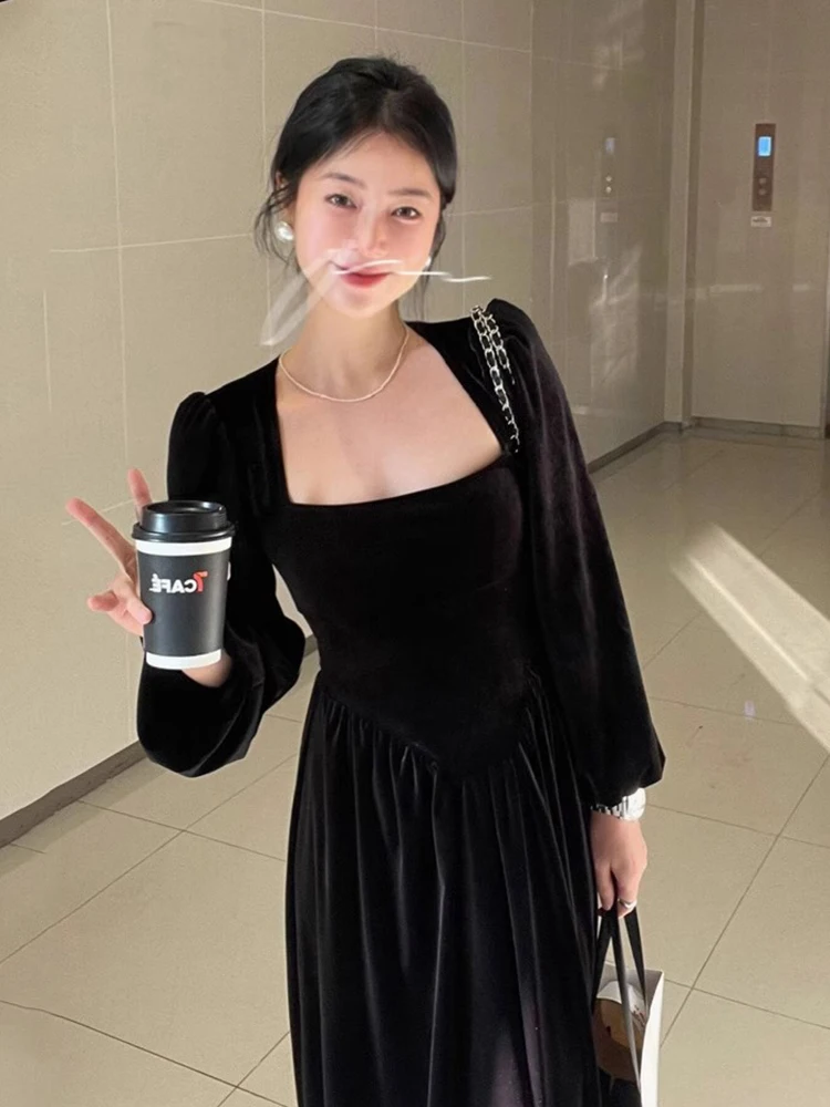 South KoreachicAutumn Winter French Hepburn Style Square Neck Waist Slimming Patchwork Pleated Puff Sleeve A-line Dress for Wome
South KoreachicAutumn Winter French Hepburn Style Square Neck Waist Slimming Patchwork Pleated Puff Sleeve A-line Dress for Wome
