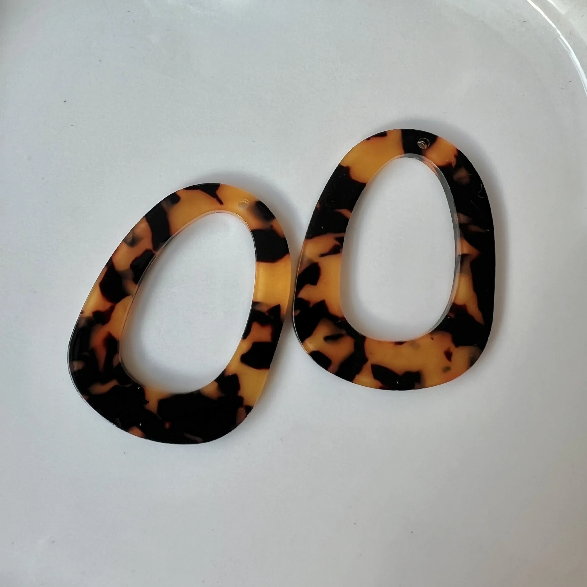 10pcs Handmade Print Acrylic Pendant Charms Irregular Hollow Necklace Earrings Pendant Charms Diy Jewelry Making Accessories
10pcs Handmade Print Acrylic Pendant Charms Irregular Hollow Necklace Earrings Pendant Charms Diy Jewelry Making Accessories