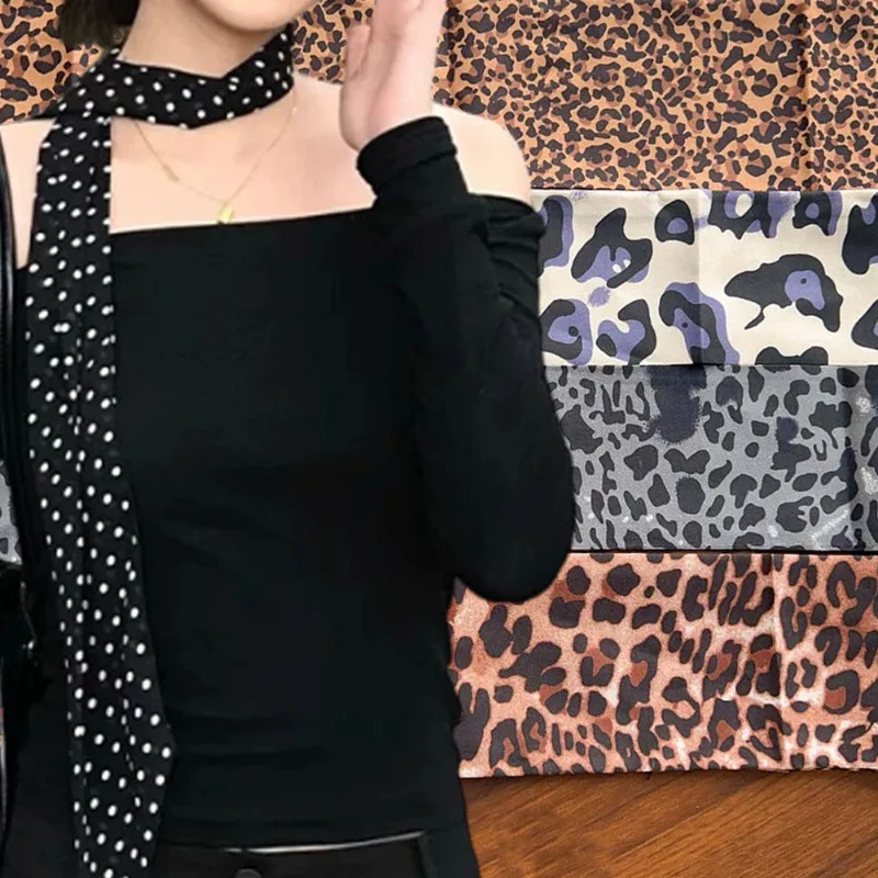 Retro Leopard Print Silk Scarf Polka Dots Long Womens Tie Multifunctional Hair Band Bag Handle Decoration Fashion Accessory
Retro Leopard Print Silk Scarf Polka Dots Long Womens Tie Multifunctional Hair Band Bag Handle Decoration Fashion Accessory