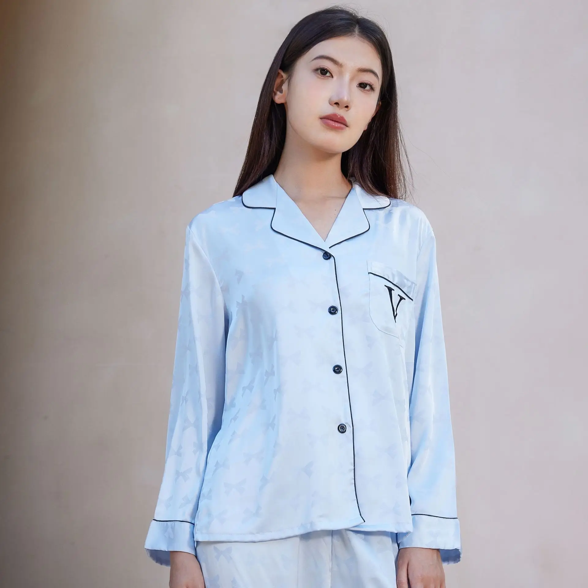 New Female Pajams Set Fashion Stripe Embroidery Sleepwear Trouser Suit Spring Summer Loose Homewear Loungewear Silk Satin Pijama
New Female Pajams Set Fashion Stripe Embroidery Sleepwear Trouser Suit Spring Summer Loose Homewear Loungewear Silk Satin Pijama