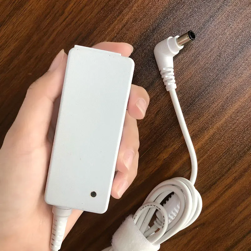 Suitable for LG Display 19V2.1A 6.5*4.4 CM Power Adapter Universal 19V1.3A1.2A1.7A1.6A
Suitable for LG Display 19V2.1A 6.5*4.4 CM Power Adapter Universal 19V1.3A1.2A1.7A1.6A