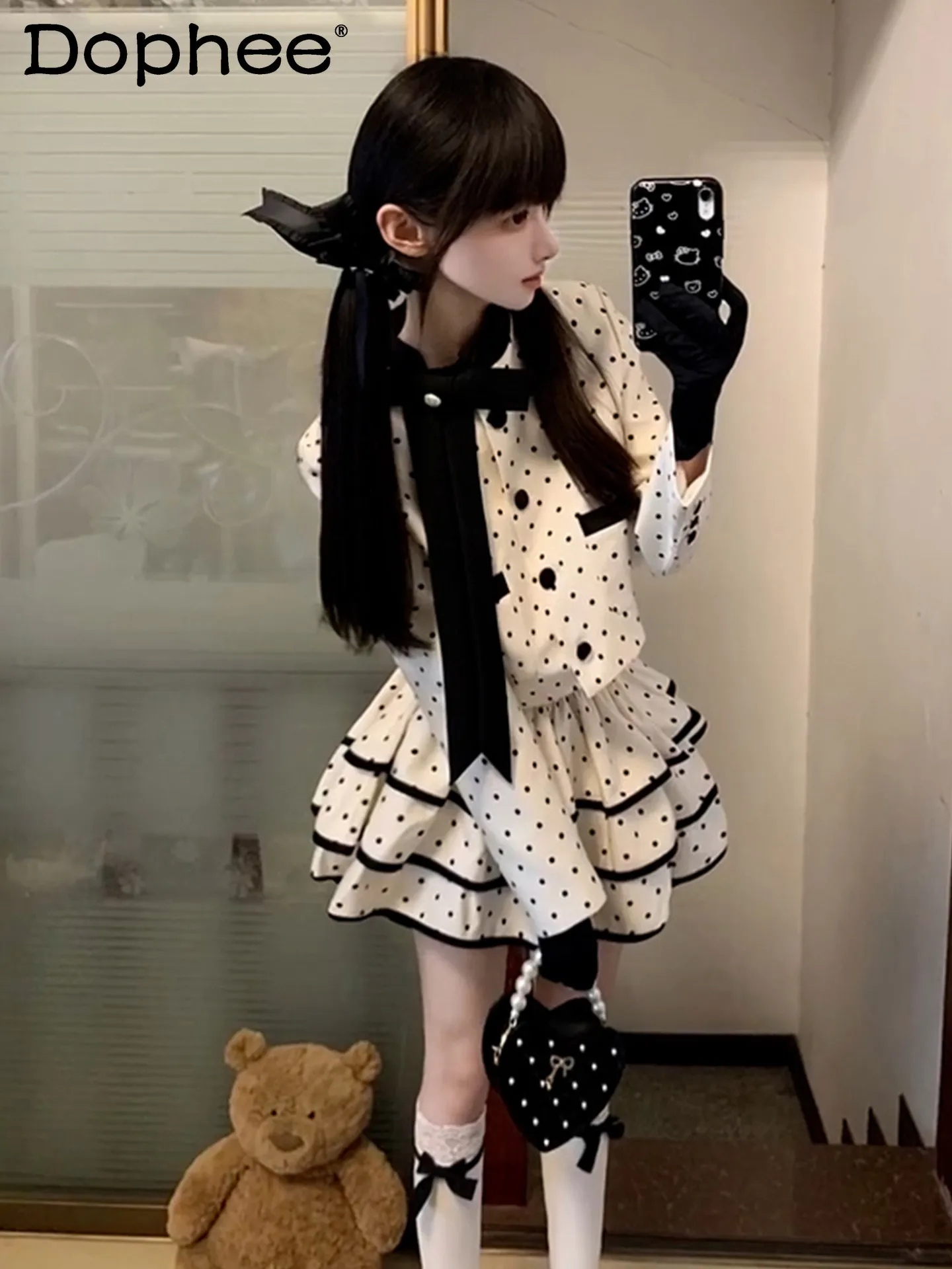 Милый и очаровательный комплект из двух предметов в стиле кавай: женское платье с длинными рукавами в горошек и короткое платье-принцесса во французском стиле с пышными рукавами
Милый и очаровательный комплект из двух предметов в стиле кавай: женское платье с длинными рукавами в горошек и короткое платье-принцесса во французском стиле с пышными рукавами