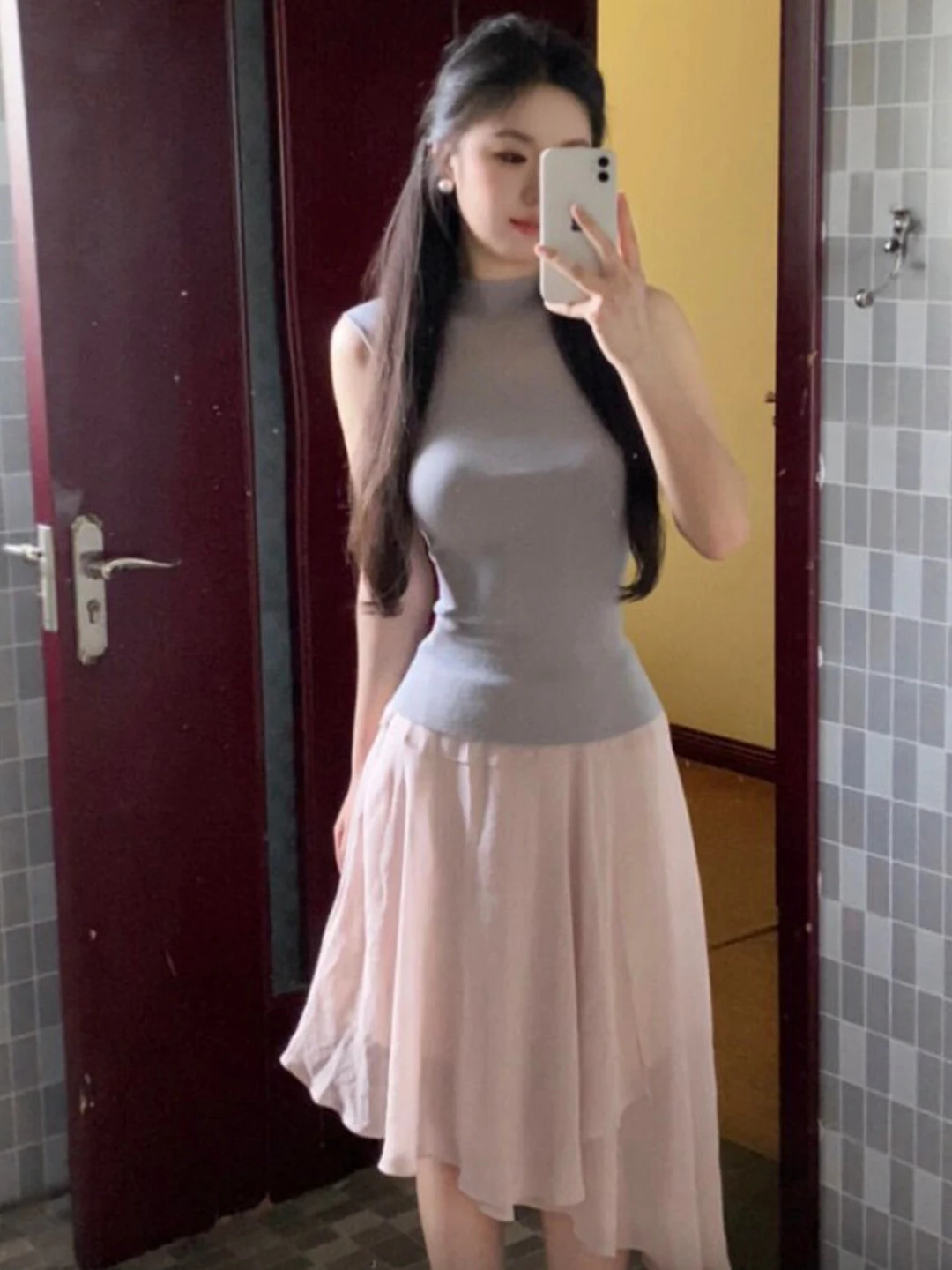 Retro Style Unique Attractive Vest Top Asymmetrical Skirt Two-Piece Set Complete Outfit Summer 2026 Women's Fashion Set
Retro Style Unique Attractive Vest Top Asymmetrical Skirt Two-Piece Set Complete Outfit Summer 2026 Women's Fashion Set