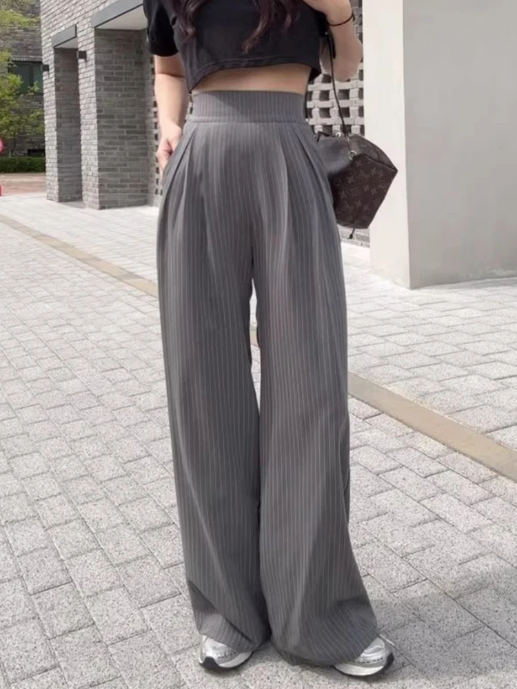 Versatile pleated striped casual pants women in summer retro temperament contrast color niche design straight leg pants
Versatile pleated striped casual pants women in summer retro temperament contrast color niche design straight leg pants