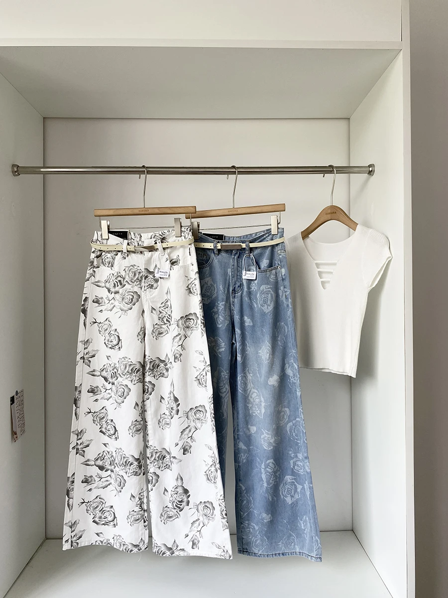 Summer 2025 High Waist Wide Leg Jeans Women's Fashion Retro Print Versatile Rose Pattern High-End Feeling Casual Long Pants
Summer 2025 High Waist Wide Leg Jeans Women's Fashion Retro Print Versatile Rose Pattern High-End Feeling Casual Long Pants