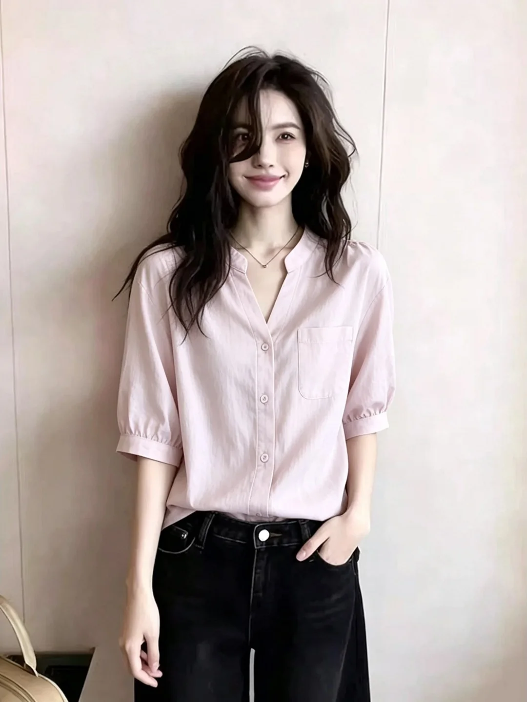 Elegant Pink V-Neck Mid-Sleeve Shirt Women's Summer Fashion Age-Defying Thin Cardigan Top Casual Style Straight Cut Shirt
Elegant Pink V-Neck Mid-Sleeve Shirt Women's Summer Fashion Age-Defying Thin Cardigan Top Casual Style Straight Cut Shirt
