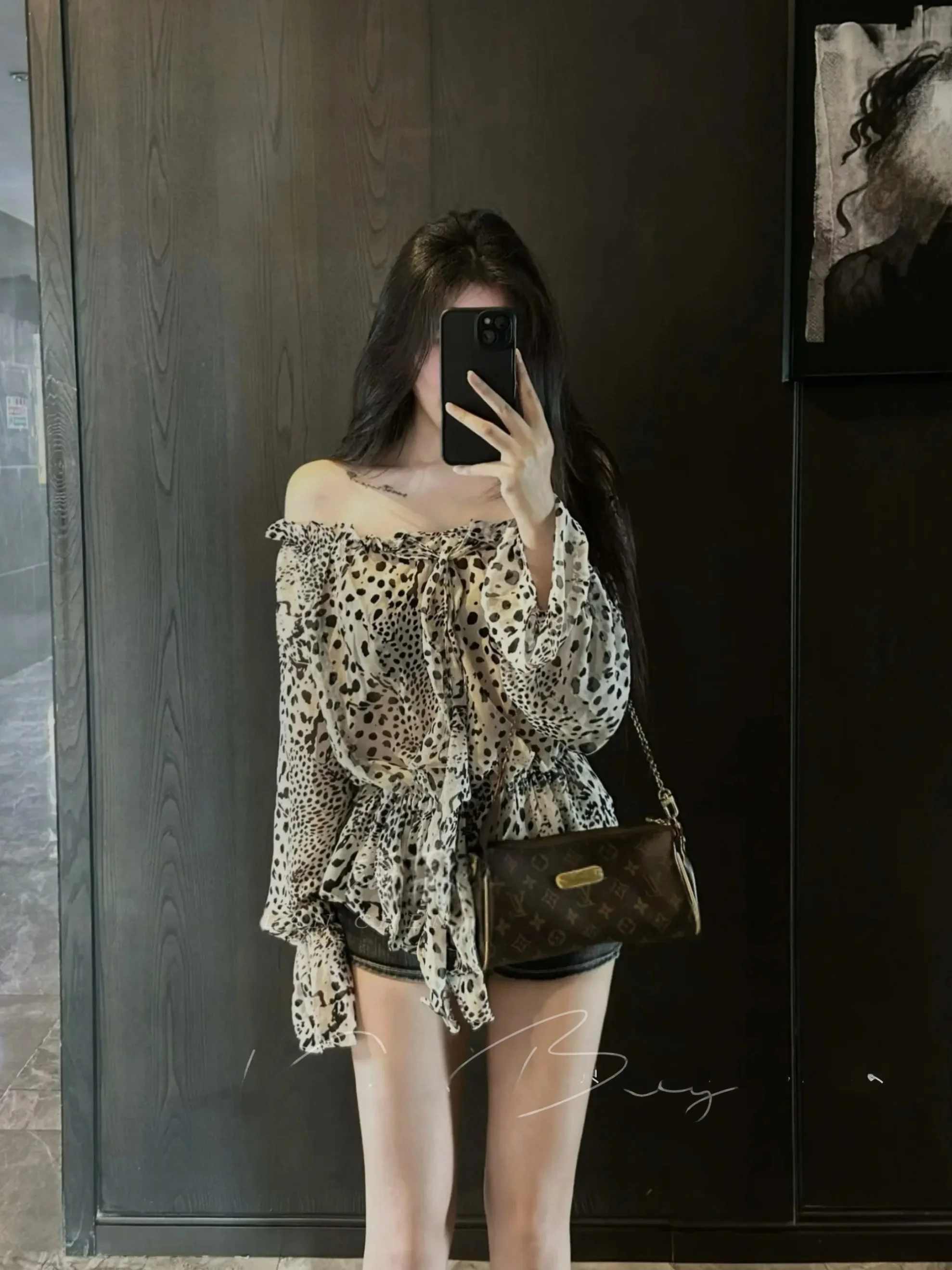 Trendy Leopard Print Chiffon Long Sleeve Ruffle Hem One Shoulder Loose Belted Sexy Girl Top Women's Fashion Spring Summer 2026
Trendy Leopard Print Chiffon Long Sleeve Ruffle Hem One Shoulder Loose Belted Sexy Girl Top Women's Fashion Spring Summer 2026