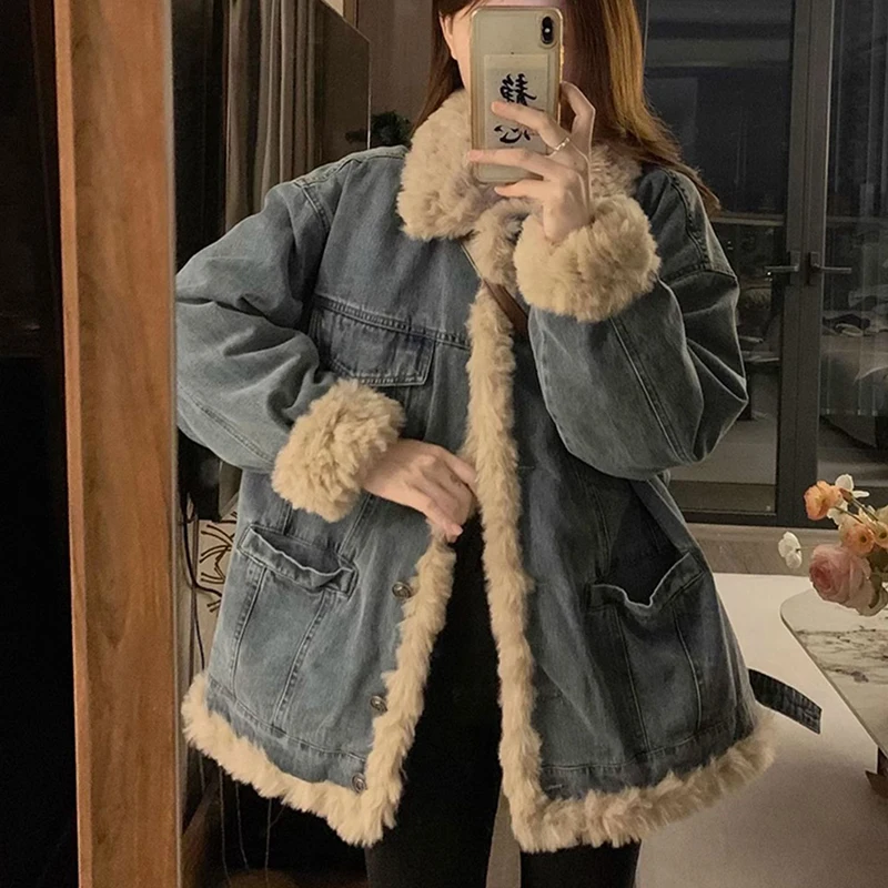 Зимние плюшевые длинные пальто из флиса ягненка, женские зимние корейские модные свободные джинсовые куртки 2025 года, ковбойская парка с карманами на пуговицах, верхняя одежда
Зимние плюшевые длинные пальто из флиса ягненка, женские зимние корейские модные свободные джинсовые куртки 2025 года, ковбойская парка с карманами на пуговицах, верхняя одежда