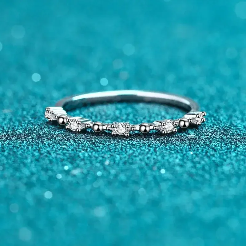 Luxury Diamond in Row 7.5 Points Moissanite Thin Ring for Women Platinum Pt950 Wedding Jewelry Holiday Anniversary Gifts
Luxury Diamond in Row 7.5 Points Moissanite Thin Ring for Women Platinum Pt950 Wedding Jewelry Holiday Anniversary Gifts