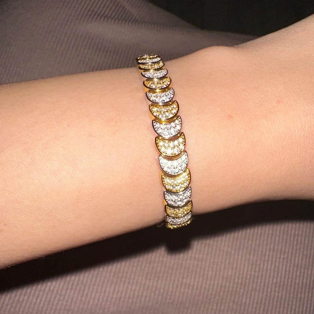 Silver Gold Two Tone Color Moon Shaped Link Chain Bracelet Micro Pave Bling Cubic Zirconia for Women New Arrivals Jewelry
Silver Gold Two Tone Color Moon Shaped Link Chain Bracelet Micro Pave Bling Cubic Zirconia for Women New Arrivals Jewelry