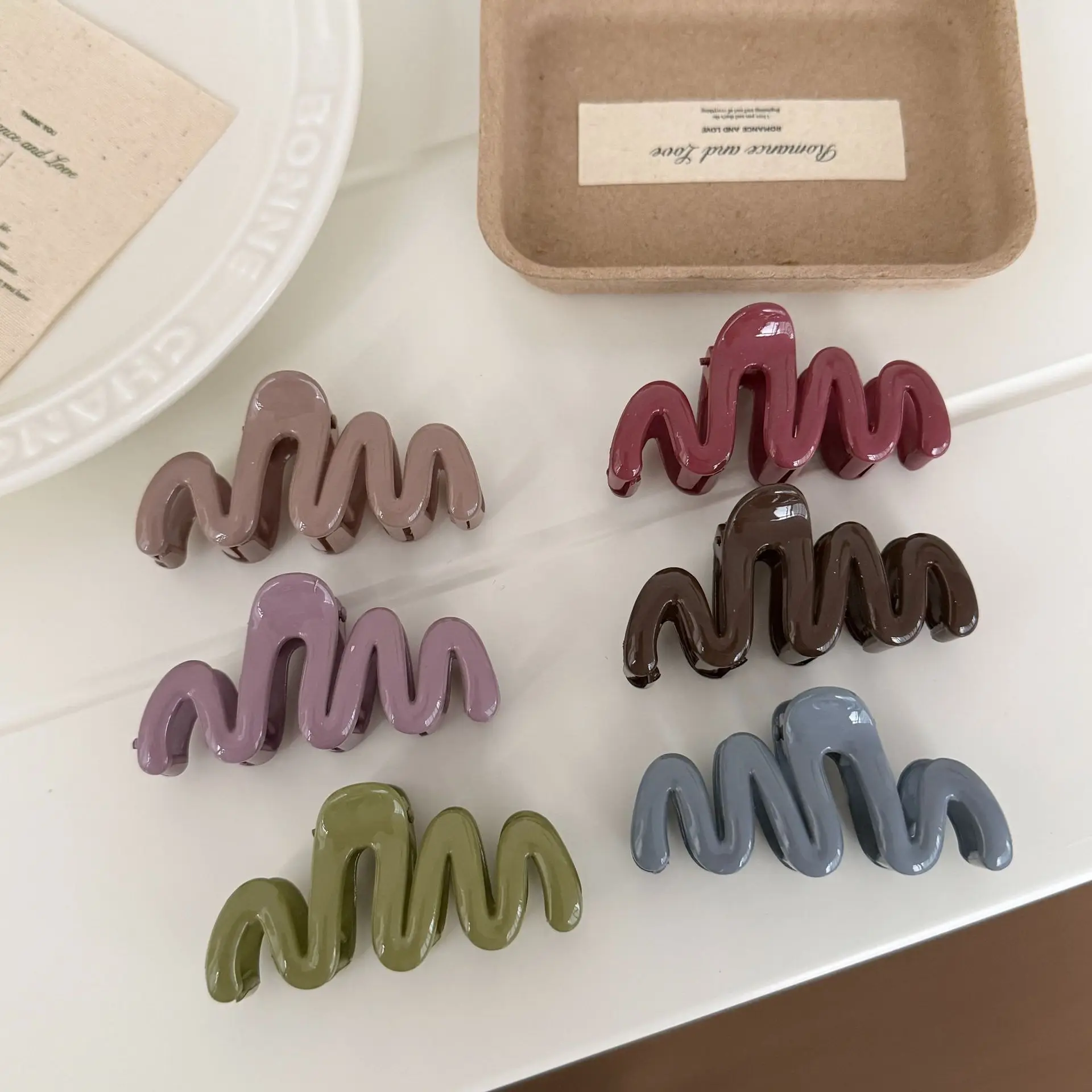High Quality Multi Color Wavy Hair Claw Clip for Thick Hair Large Shark Clip Back of Head Hair Clasp 2026 New Summer Women
High Quality Multi Color Wavy Hair Claw Clip for Thick Hair Large Shark Clip Back of Head Hair Clasp 2026 New Summer Women