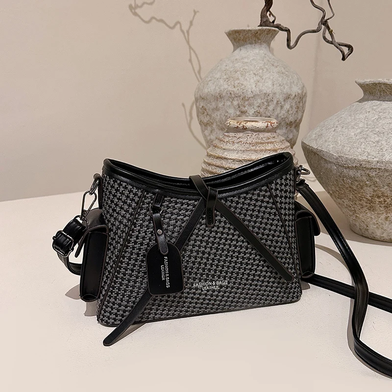 Ladies Fashionable Tote Bags, Leather Crossbody Bag For Women, Luxury Shoulder Bag By Famous Designer Popular Elegant
Ladies Fashionable Tote Bags, Leather Crossbody Bag For Women, Luxury Shoulder Bag By Famous Designer Popular Elegant