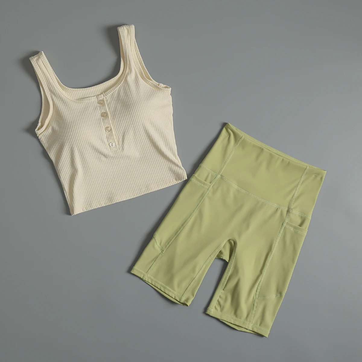 Sports suits for women in summer yoga suits bras and beautiful backs professional quick-drying morning jogging naked feeling
Sports suits for women in summer yoga suits bras and beautiful backs professional quick-drying morning jogging naked feeling
