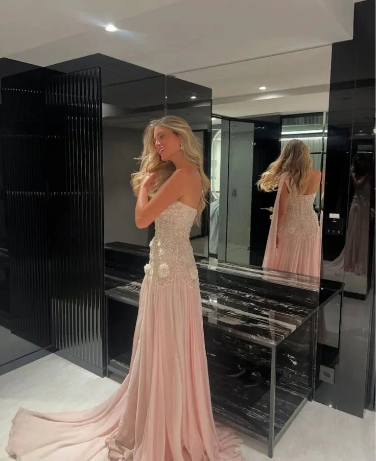 Light Blue Wedding Dress Elegant Custom Lace Chiffon Evening Gown Shawl Beaded Diamond Evening Gown 2026 Formal Dress
Light Blue Wedding Dress Elegant Custom Lace Chiffon Evening Gown Shawl Beaded Diamond Evening Gown 2026 Formal Dress
