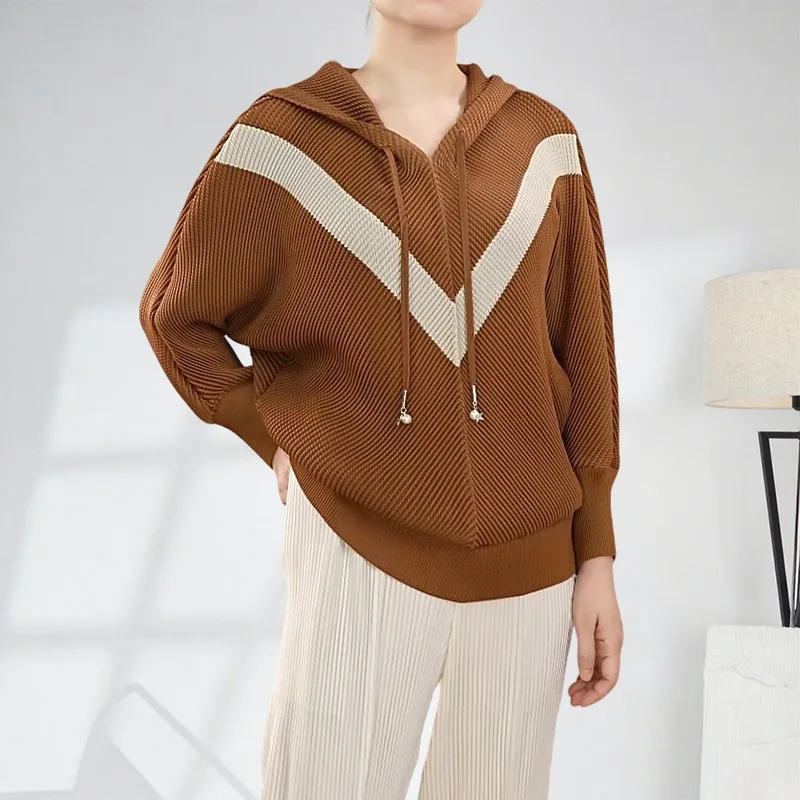 Miyake плиссированный свитер женский осенний новый свободный эластичный повседневный универсальный свитер куртка с капюшоном простые пригородные топы полиэстер креп 
Miyake плиссированный свитер женский осенний новый свободный эластичный повседневный универсальный свитер куртка с капюшоном простые пригородные топы полиэстер креп