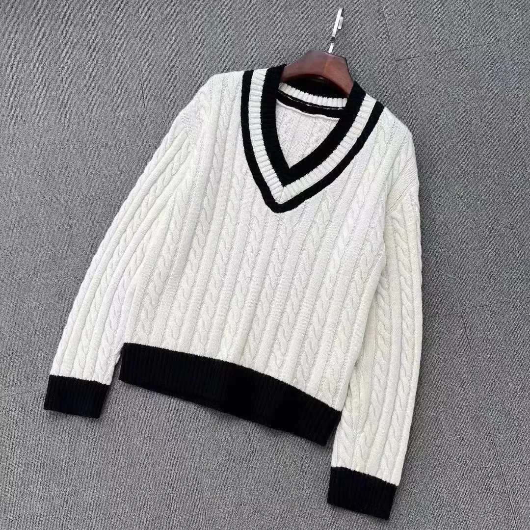 Women White and Black V-neck Contrast Sweater Preppy Style Twisted Loose 2023 Autumn Female Stripes Jumper
Women White and Black V-neck Contrast Sweater Preppy Style Twisted Loose 2023 Autumn Female Stripes Jumper