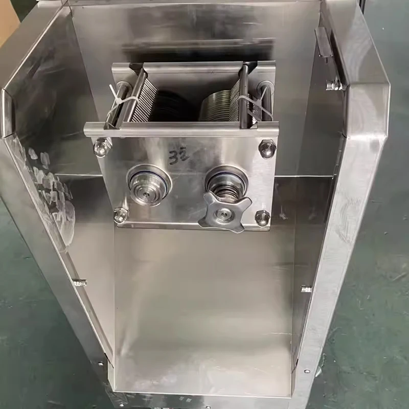 Автоматическая электрическая мясорубка, измельчитель водорослей из свежего мяса, говядины, фасоли, кухонный прибор для домашнего использования
Автоматическая электрическая мясорубка, измельчитель водорослей из свежего мяса, говядины, фасоли, кухонный прибор для домашнего использования