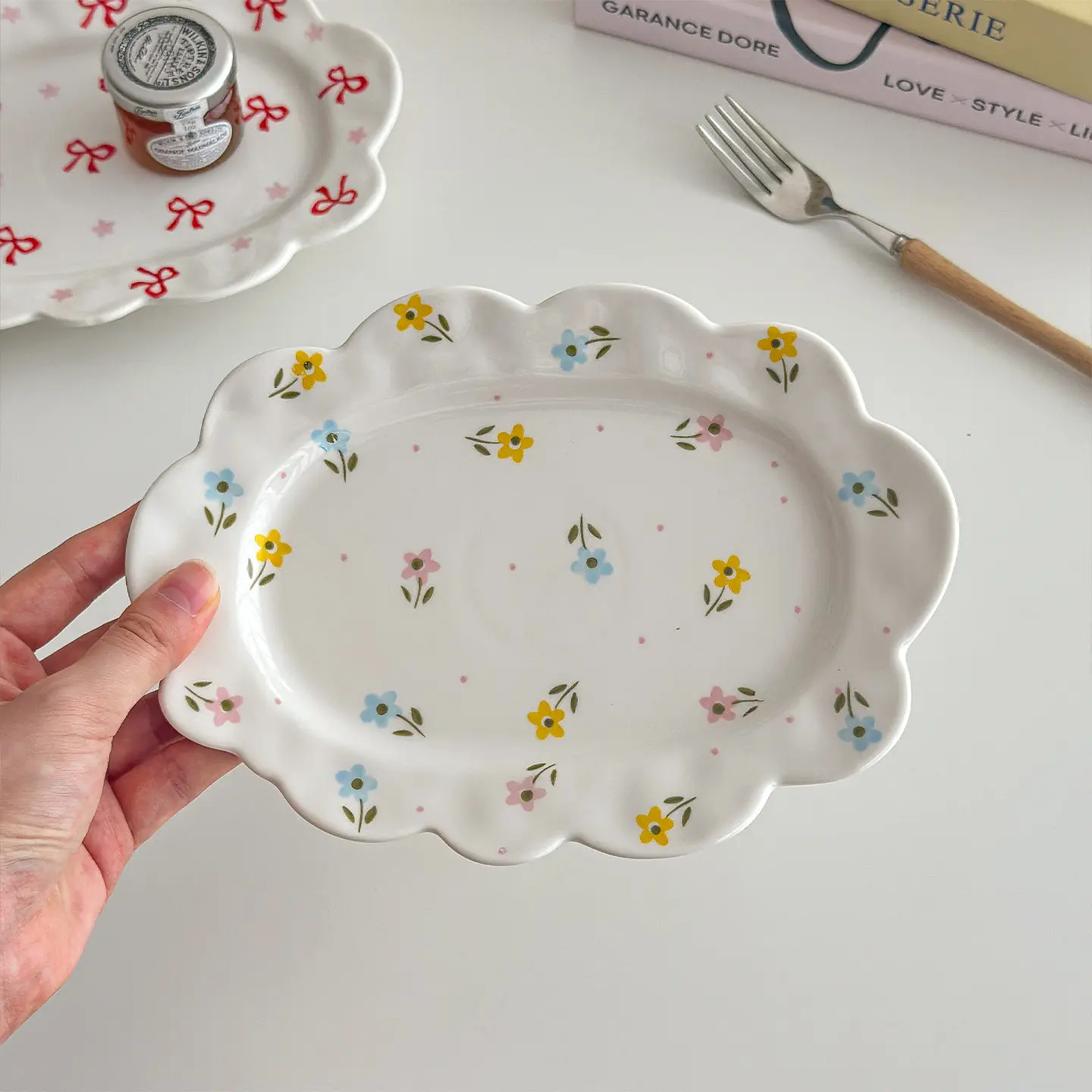 Cute Floral Oval Ceramic Plate Scalloped Edge Serving Platter for Breakfast, Snack, Dessert, Fruit, Microwave Safe Tableware
Cute Floral Oval Ceramic Plate Scalloped Edge Serving Platter for Breakfast, Snack, Dessert, Fruit, Microwave Safe Tableware