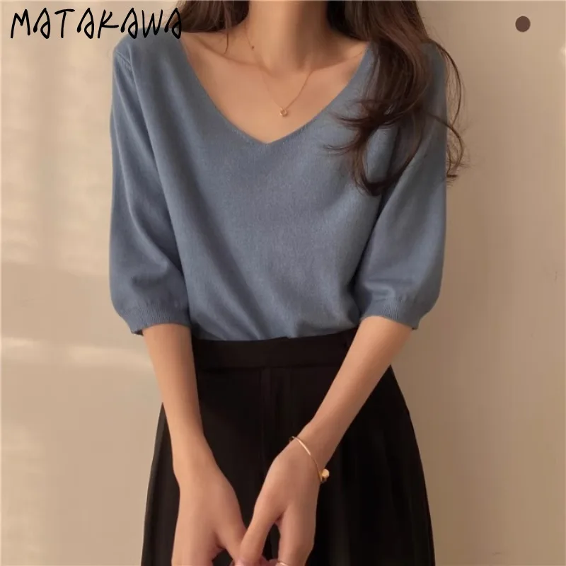 Matakawa Thin Sweaters Women Tops Solid V Neck Spring Summer Korean Fashion Chic Pull Femme Simple Elegant Casual Pullovers
Matakawa Thin Sweaters Women Tops Solid V Neck Spring Summer Korean Fashion Chic Pull Femme Simple Elegant Casual Pullovers