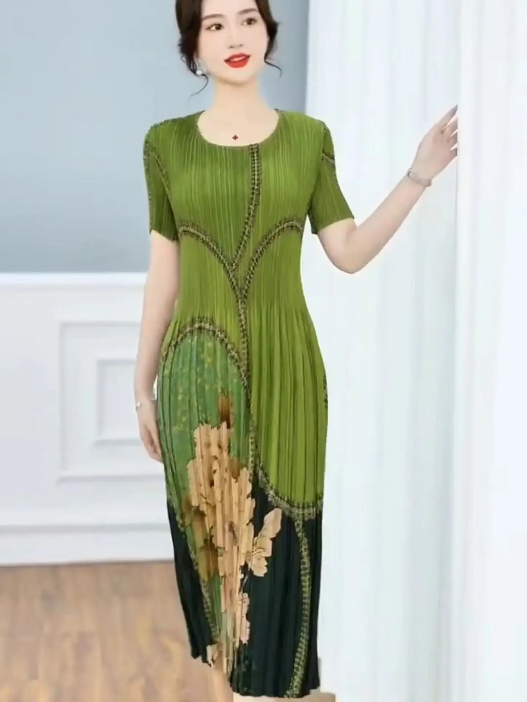 Folded dress for summer, mid to long length, short sleeved, printed, lightweight pleated dress for women dresses for women 2025
Folded dress for summer, mid to long length, short sleeved, printed, lightweight pleated dress for women dresses for women 2025
