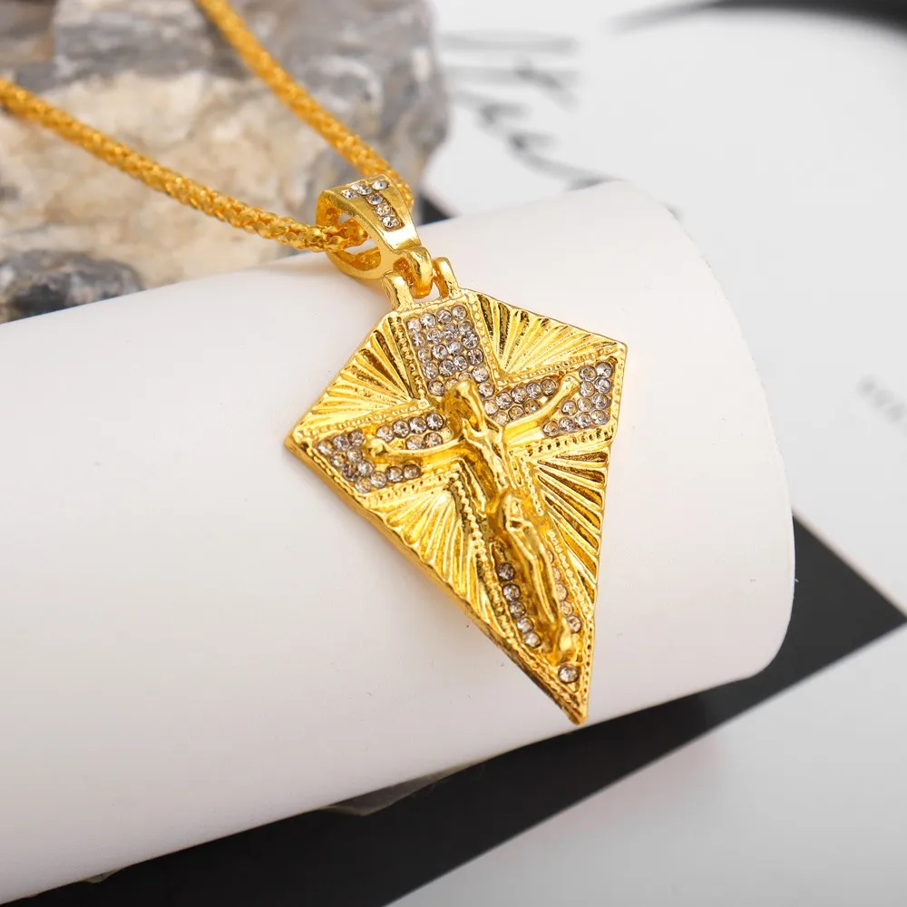 New Christian Cross Pattern Pendant Necklace Men's Necklace Bohemian Crystal Inlaid Pendant Diamond Pendant Accessory Jewelry
New Christian Cross Pattern Pendant Necklace Men's Necklace Bohemian Crystal Inlaid Pendant Diamond Pendant Accessory Jewelry