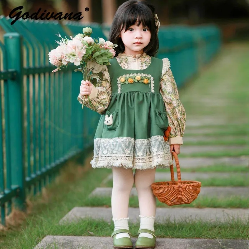 Original Sweet Girls 2026 New Spring Pastorale Dress 2pcs Set Peter Pan Collar Floral Blouse and Green Lace Trim Pinafore Dress
Original Sweet Girls 2026 New Spring Pastorale Dress 2pcs Set Peter Pan Collar Floral Blouse and Green Lace Trim Pinafore Dress
