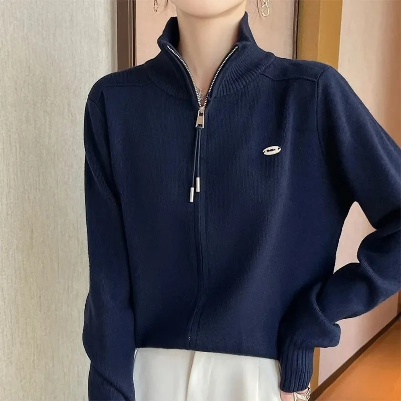 Осень-зима, корейский женский свитер с полувырезом и двойной молнией, пуловер, модная универсальная рубашка, свитер, женские джемперы
Осень-зима, корейский женский свитер с полувырезом и двойной молнией, пуловер, модная универсальная рубашка, свитер, женские джемперы