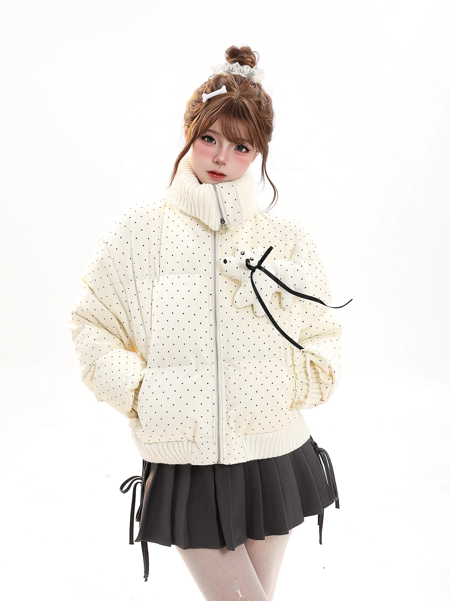 Korean Sle Polka Dot Dog Pendant Turn-down Collar Cotton Jaet Women Winter New Sweet Thiened Loose Warm Bread Coat
Korean Sle Polka Dot Dog Pendant Turn-down Collar Cotton Jaet Women Winter New Sweet Thiened Loose Warm Bread Coat