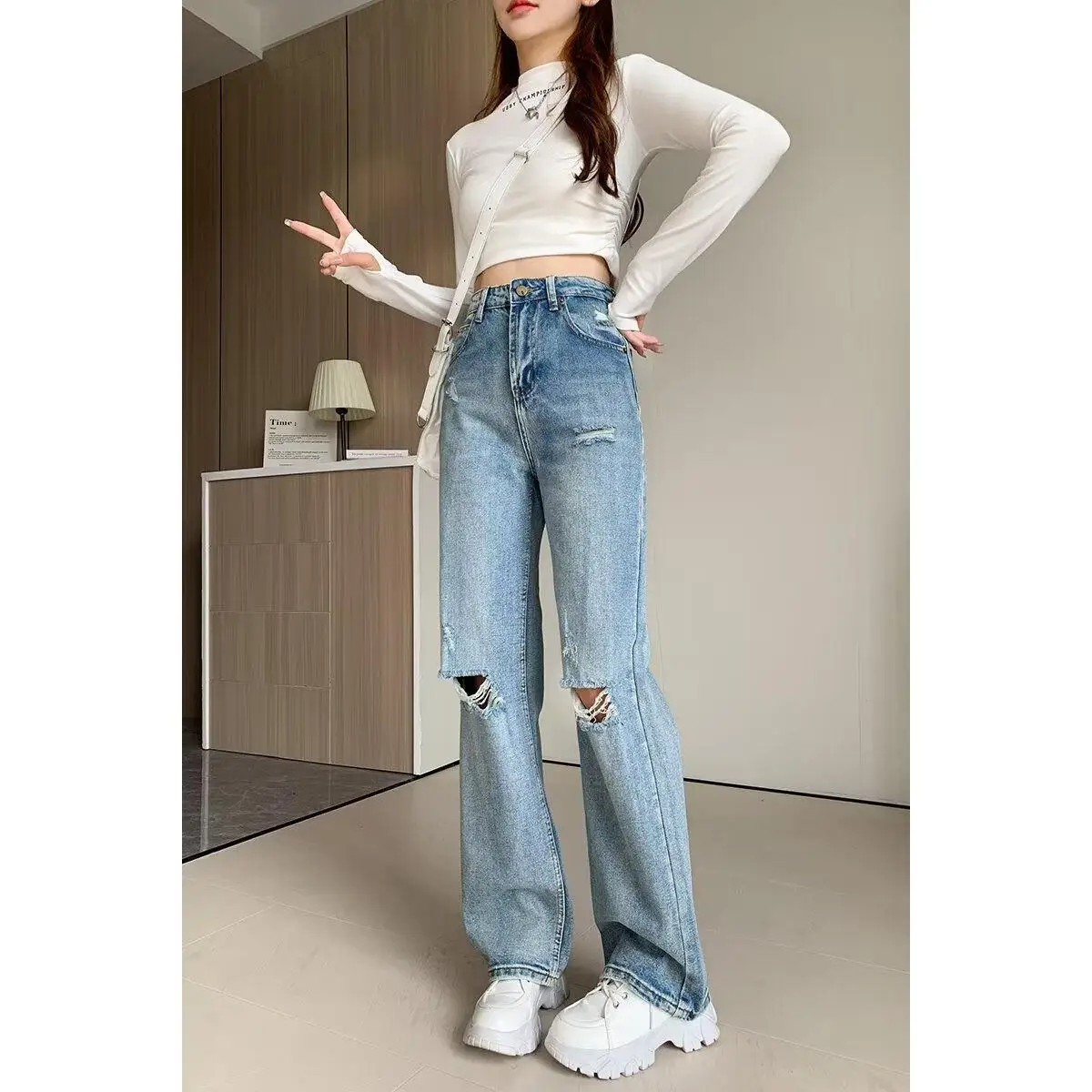plus Size Women's High Waist Wide Leg Denim Jeans Hollow out Ripped Casual Straight Floor-Length Trousers Slimming Effect
plus Size Women's High Waist Wide Leg Denim Jeans Hollow out Ripped Casual Straight Floor-Length Trousers Slimming Effect