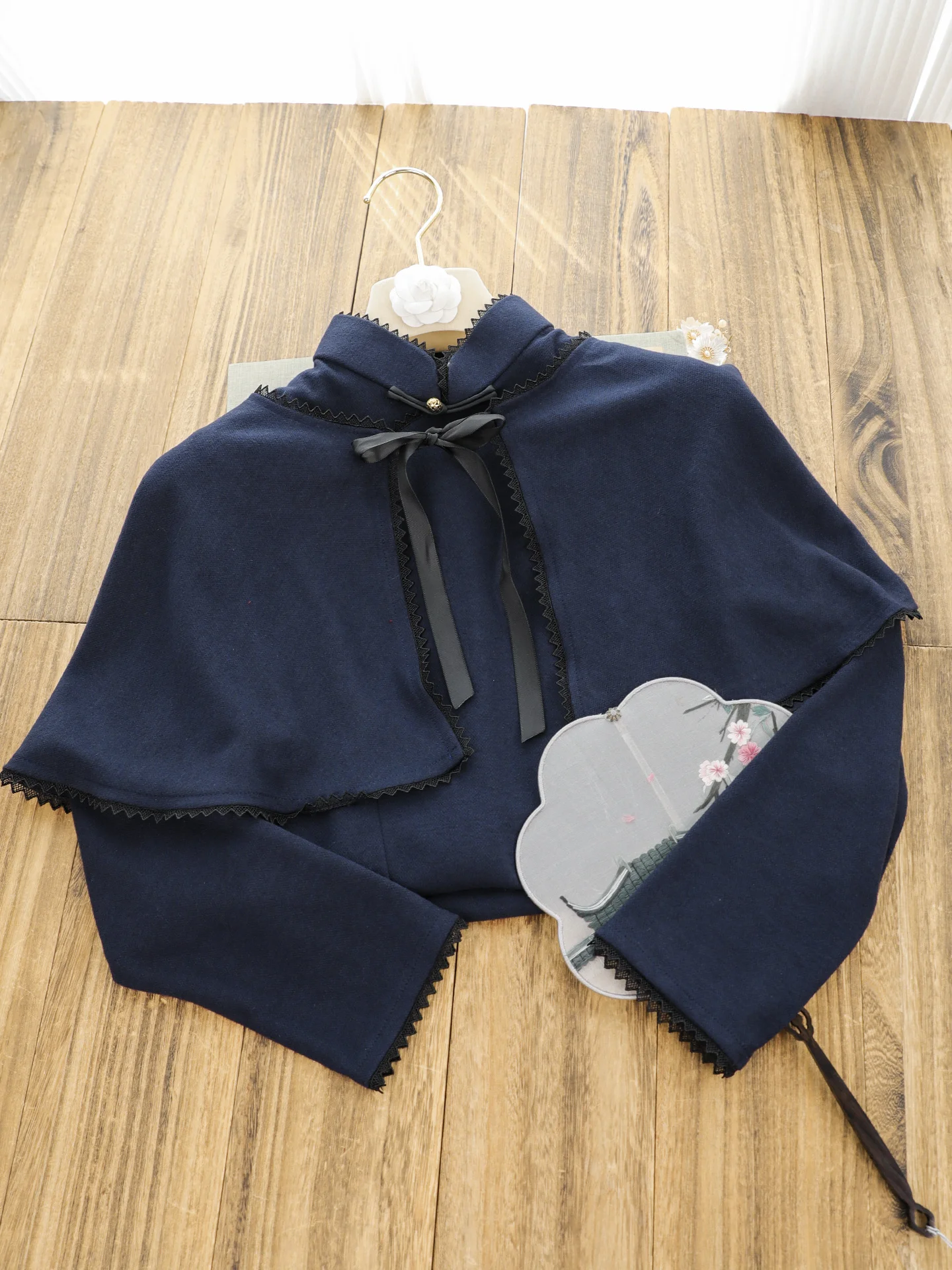 Elegant Reformed Chinese Style Long Sleeve in Blue for Women Autumn New Arrival Cowl Neckline Traditional Dress
Elegant Reformed Chinese Style Long Sleeve in Blue for Women Autumn New Arrival Cowl Neckline Traditional Dress